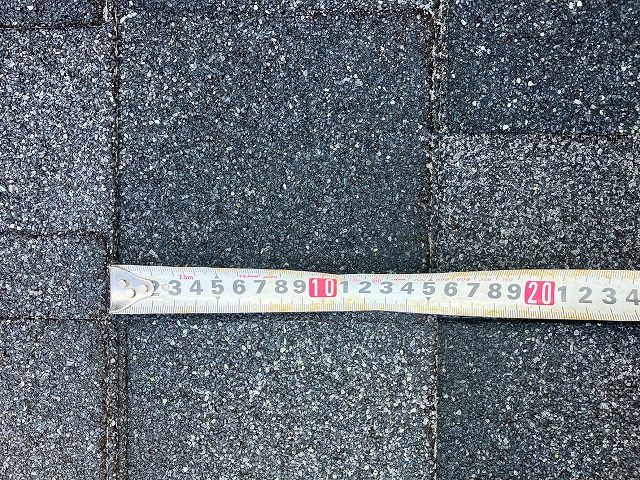 アスファルトシングルの幅を計測